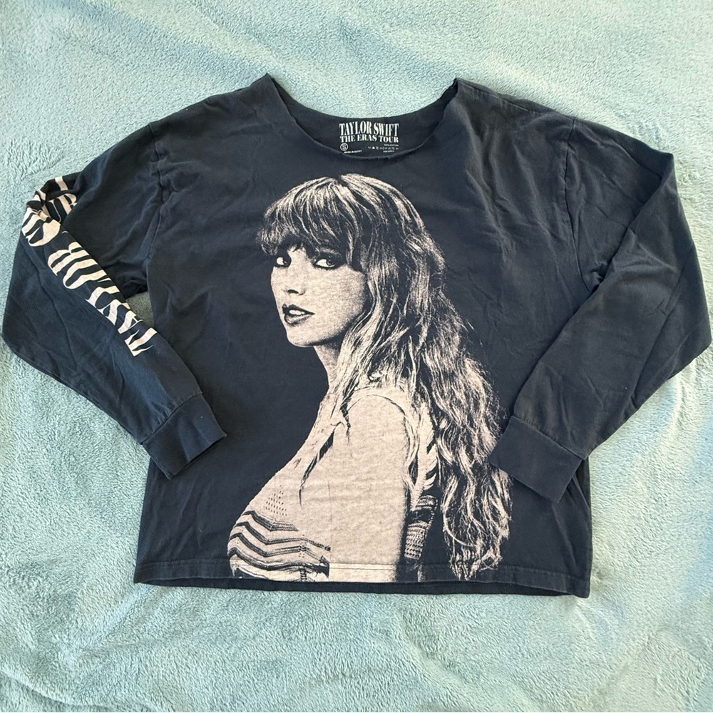 Taylor Swift Eras Tour Graphic Black Long Sleeve T-shirt Size S